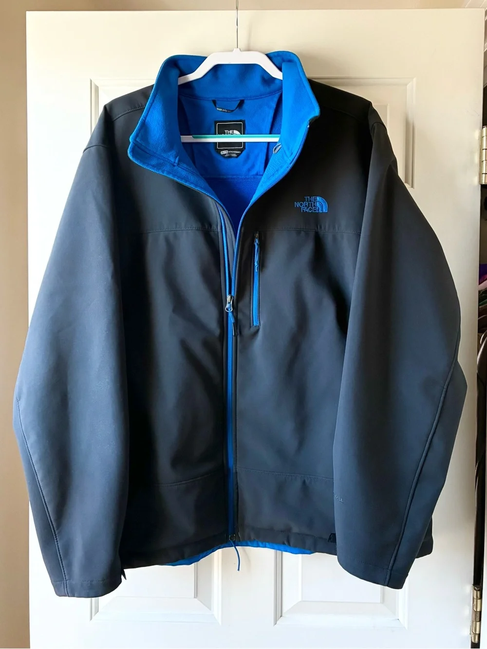 The North Face Men’s Apex Bionic Jacket Black with Blue Fleece Lining Size XXL
